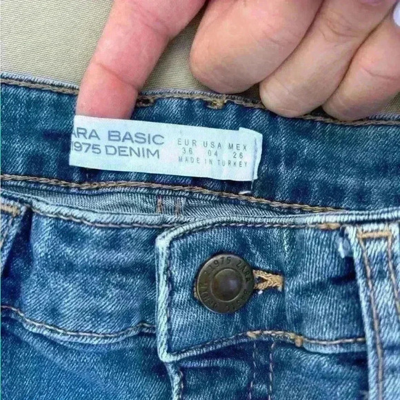 Zara Basic Z1975 Denim Skinny Jeans w/Pearl Enhancement on hem - Picture 11 of 11